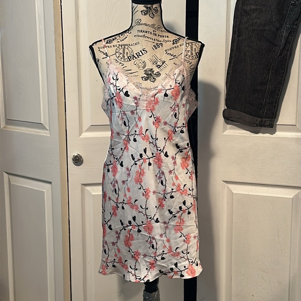 Victoria's Secret Floral & Lace Chemise Slip - Picture 2 of 9